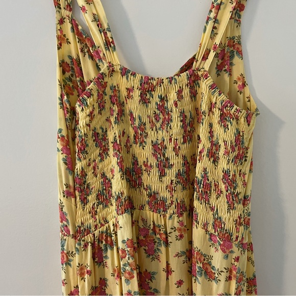 Faithfull the Brand Floral Print Midi Dress - Picture 11 of 11